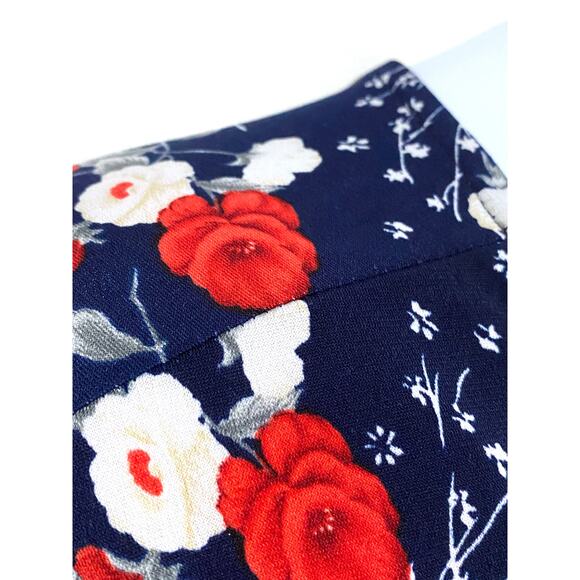 Gilli Floral Blue Blouse 3X Career Criss Cross Back Feminine Flowy Stretch Boho - Picture 2 of 7